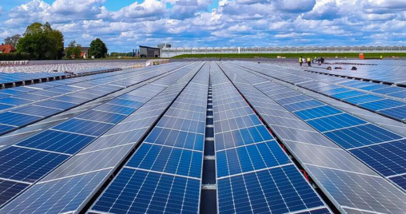 持続可能なエネルギー ソリューションのための革新的なソーラー屋根設置システムへの手紙