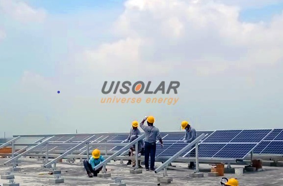  UISOLAR ベンガルの屋根プロジェクトにソーラーラックを提供